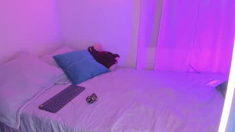   online show from February 8, 2025, 4:57 pm