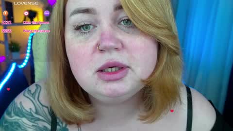 Snapshot of zarareign_ chatting on February 6, 2025, 1:27 am Lola online show from February 6, 2025, 1:27 am