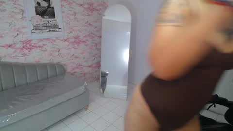 Isabella online show from January 11, 2026, 12:43 pm