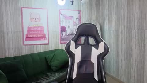 Isabella online show from March 29, 2026, 12:27 pm