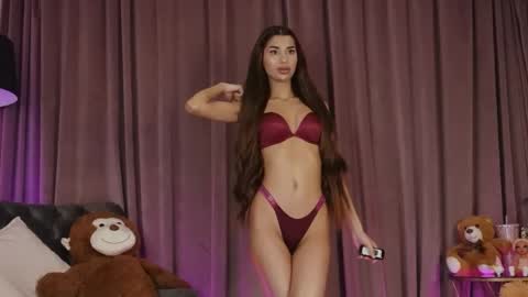 zariaavera online show from March 27, 2026, 8:52 pm