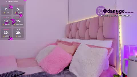 Zariana online show from September 13, 2025, 11:37 pm