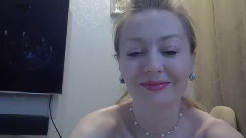 Zarina Swift online show from April 14, 2026, 4:51 am