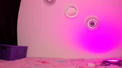 Zaritha Li online show from November 14, 2025, 10:36 am