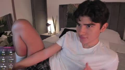 Snapshot of zayotto chatting on November 22, 2025, 7:29 am Hii im Zay. I save money for education. PVT Open. online show from November 22, 2025, 7:29 am