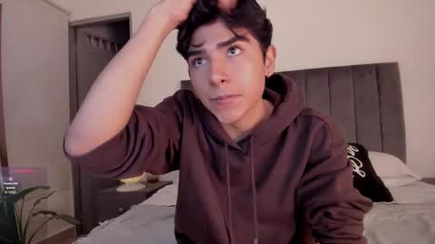 Snapshot of zayotto chatting on December 3, 2025, 8:00 am Hii im Zay. I save money for education. PVT Open. online show from December 3, 2025, 8:00 am