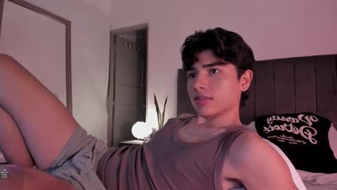 Snapshot of zayotto chatting on January 19, 2026, 6:06 am Hii im Zay. I save money for education. PVT Open. online show from January 19, 2026, 6:06 am