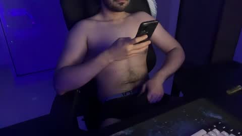 Snapshot of ze_boi chatting on April 4, 2026, 5:43 pm Ze online show from April 4, 2026, 5:43 pm