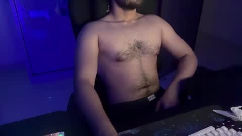 Snapshot of ze_boi chatting on April 6, 2026, 5:03 pm Ze online show from April 6, 2026, 5:03 pm