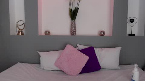 Karolyne online show from February 19, 2025, 7:38 pm