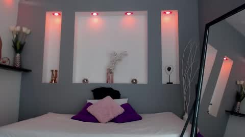 Karolyne online show from September 15, 2025, 11:10 am