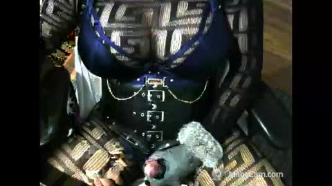 Snapshot of zeca3 chatting on November 11, 2025, 10:21 pm Ana online show from November 11, 2025, 10:21 pm