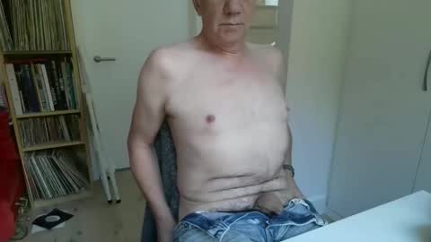 zeep16 online show from November 10, 2025, 10:03 am