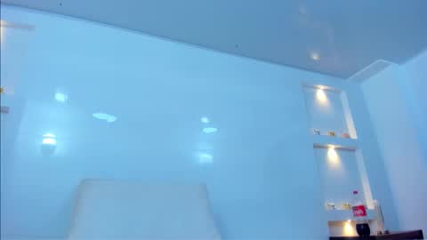 Zenda Evans online show from September 29, 2025, 3:44 am