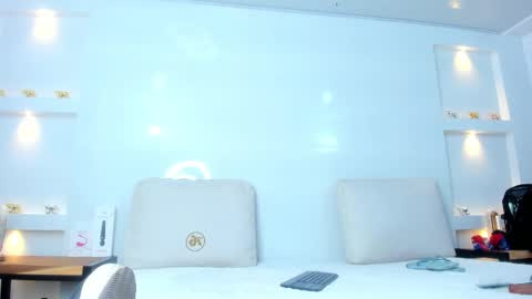 Zenda Evans online show from November 25, 2025, 3:39 am