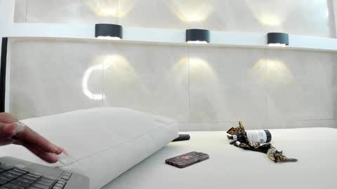 Zenda Evans online show from February 20, 2026, 6:26 am