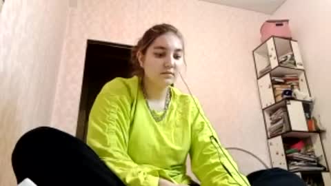 Snapshot of zeniabrossoit chatting on April 30, 2026, 1:06 pm zeniabrossoit online show from April 30, 2026, 1:06 pm