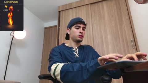 Zenn online show from December 30, 2024, 12:09 pm