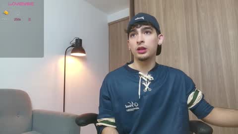 Zenn online show from February 17, 2025, 1:32 pm