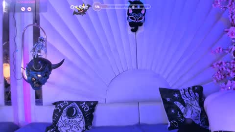    online show from December 15, 2024, 1:43 pm