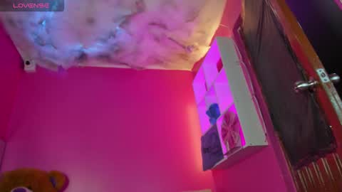 Snapshot of zephyra_angels1 chatting on October 26, 2025, 4:07 am ZEPHYRA ANGELS online show from October 26, 2025, 4:07 am