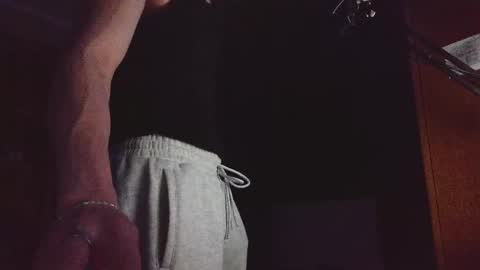 Snapshot of zeroreaction chatting on March 31, 2026, 6:52 pm zeroreaction online show from March 31, 2026, 6:52 pm