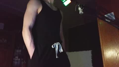 Snapshot of zeroreaction chatting on April 4, 2026, 7:33 pm zeroreaction online show from April 4, 2026, 7:33 pm