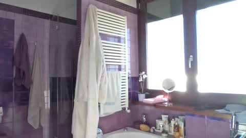 zeta214 online show from January 8, 2026, 9:22 am