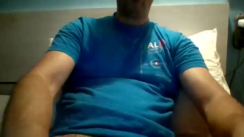 Snapshot of zeus00811 chatting on October 14, 2025, 4:35 am zeus online show from October 14, 2025, 4:35 am