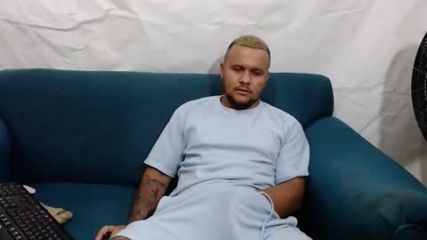 zeus_030 online show from March 8, 2026, 12:52 am