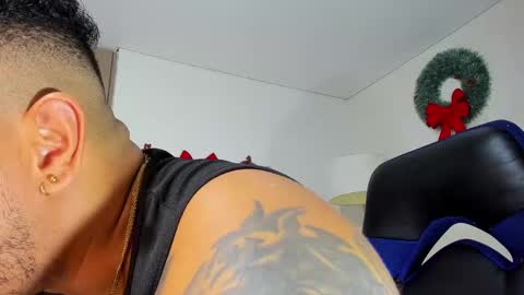 zeus strong online show from December 11, 2024, 11:43 pm