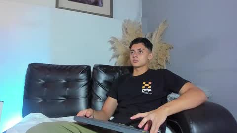 Snapshot of zeusbrant chatting on March 18, 2026, 1:36 pm Zeus Brant online show from March 18, 2026, 1:36 pm