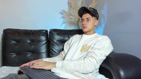 Snapshot of zeusbrant chatting on April 10, 2026, 2:00 pm Zeus Brant online show from April 10, 2026, 2:00 pm