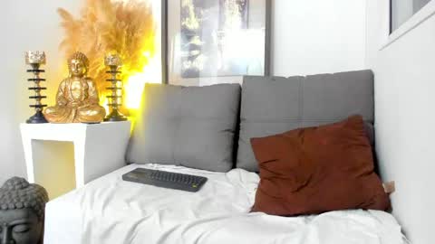 Snapshot of zeusbrant chatting on May 16, 2026, 1:43 pm Zeus Brant online show from May 16, 2026, 1:43 pm