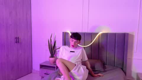 zeyn_smith online show from May 16, 2026, 12:15 pm