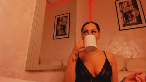 zeynepx online show from April 14, 2026, 3:01 am