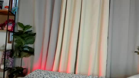 Snapshot of zhafiro_ chatting on February 18, 2026, 5:20 pm Zhafi online show from February 18, 2026, 5:20 pm