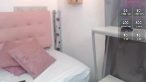 ZHAMIRA  ANDRES online show from May 31, 2026, 9:05 pm