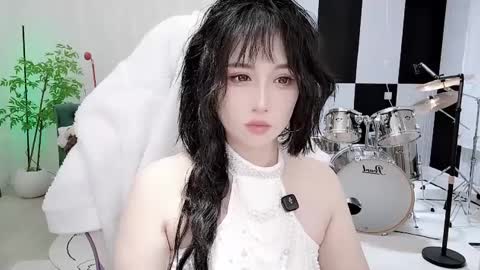 zhen online show from October 5, 2025, 3:21 pm