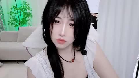 zhen online show from November 13, 2025, 6:29 pm