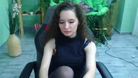 zianichols online show from February 11, 2025, 9:25 pm