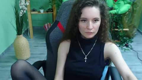 zianichols online show from February 13, 2025, 9:49 pm