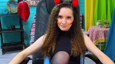 zianichols online show from February 14, 2025, 6:40 pm