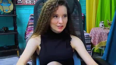 zianichols online show from February 17, 2025, 11:23 am