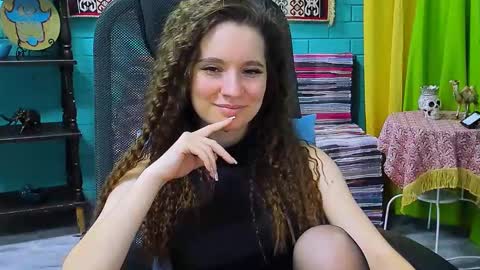 zianichols online show from February 18, 2025, 1:55 pm