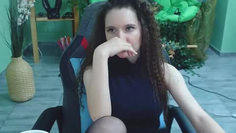 zianichols online show from February 25, 2025, 9:13 pm