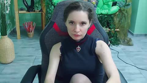 zianichols online show from March 1, 2025, 2:37 am