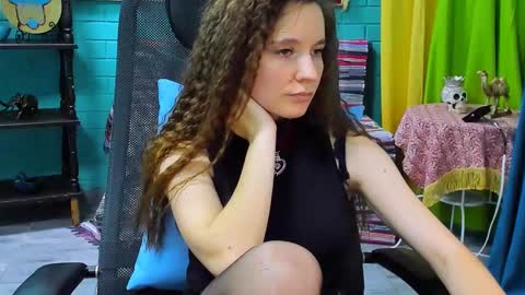 zianichols online show from March 3, 2025, 7:39 pm