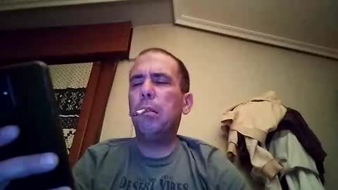 Snapshot of zigor13 chatting on April 18, 2026, 6:23 pm zigor13 online show from April 18, 2026, 6:23 pm