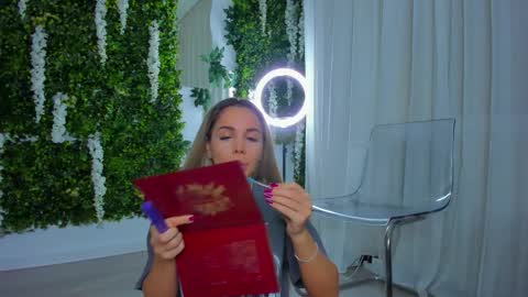 Snapshot of zinasquirts chatting on October 24, 2025, 7:10 pm Galli online show from October 24, 2025, 7:10 pm